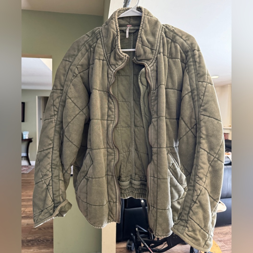 Free People Dolman Quilted Jacket- size small- like new